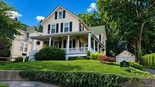 28 Tooker Avenue 2, Oyster Bay, NY 11771