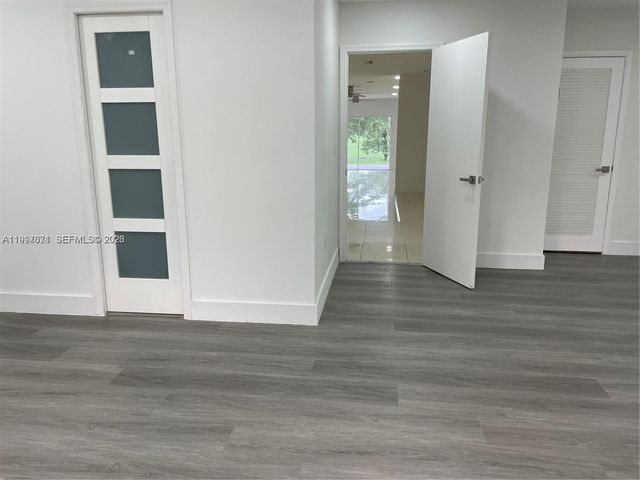 19740 W Saint Andrews Drive, Hialeah, FL 33015