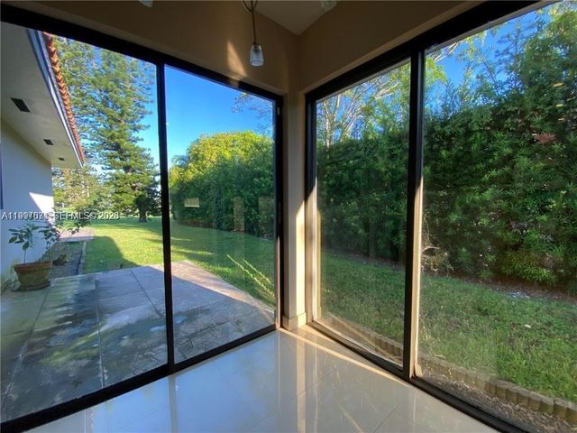19740 W Saint Andrews Drive, Hialeah, FL 33015