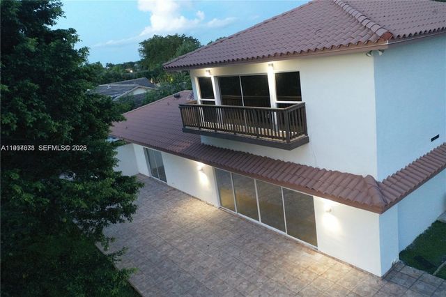 19740 W Saint Andrews Drive, Hialeah, FL 33015