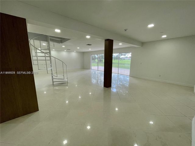 19740 W Saint Andrews Drive, Hialeah, FL 33015