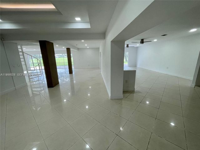 19740 W Saint Andrews Drive, Hialeah, FL 33015
