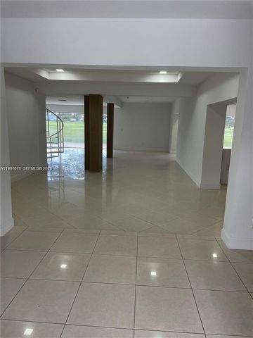 19740 W Saint Andrews Drive, Hialeah, FL 33015