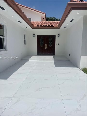 19740 W Saint Andrews Drive, Hialeah, FL 33015