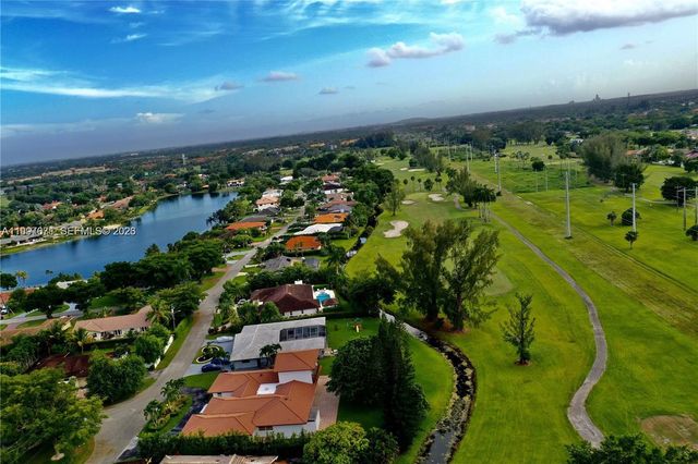 19740 W Saint Andrews Drive, Hialeah, FL 33015