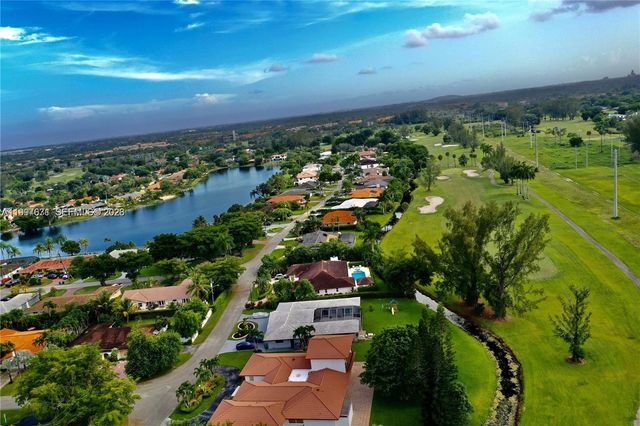 19740 W Saint Andrews Drive, Hialeah, FL 33015
