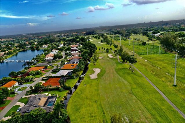 19740 W Saint Andrews Drive, Hialeah, FL 33015