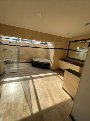 19740 W Saint Andrews Drive, Hialeah, FL 33015
