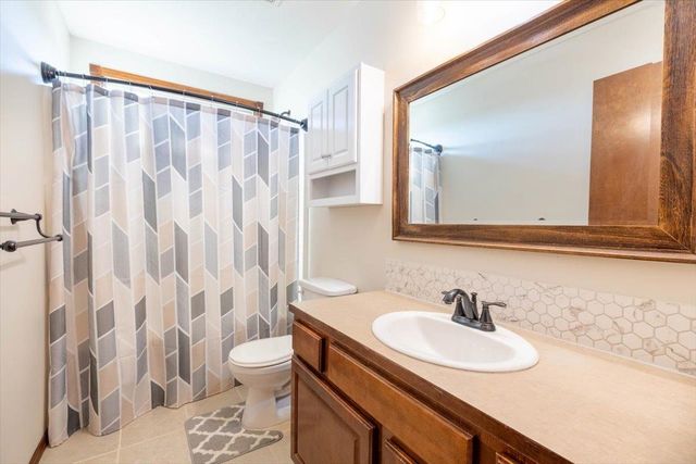 2501 N Spring Hollow St, Wichita, KS 67228