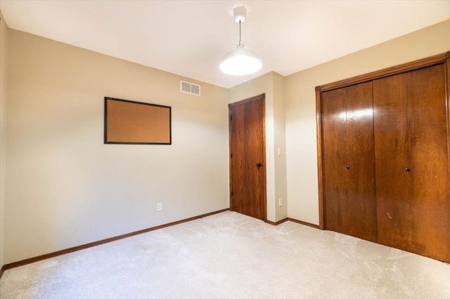 2501 N Spring Hollow St, Wichita, KS 67228