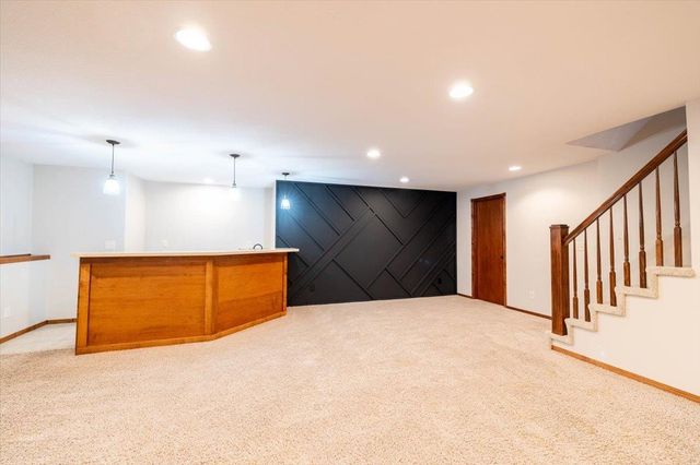 2501 N Spring Hollow St, Wichita, KS 67228