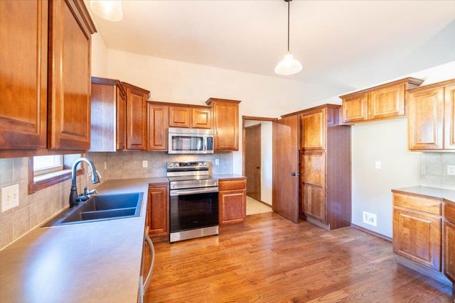 2501 N Spring Hollow St, Wichita, KS 67228