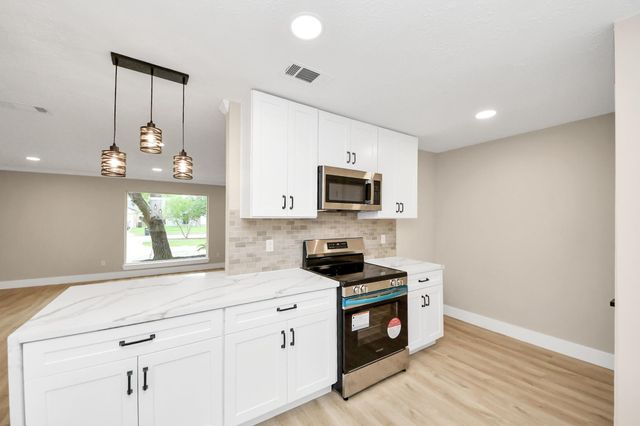 20322 Bishops Gate Lane, Humble, TX 77338