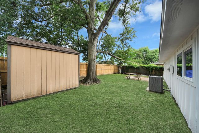 20322 Bishops Gate Lane, Humble, TX 77338