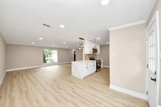 20322 Bishops Gate Lane, Humble, TX 77338