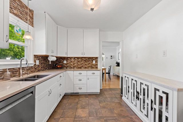 702 RIDGEWAY BOULEVARD, De Pere, WI 54115
