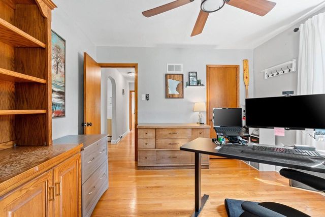 702 RIDGEWAY BOULEVARD, De Pere, WI 54115