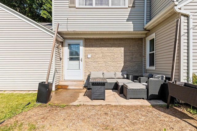 702 RIDGEWAY BOULEVARD, De Pere, WI 54115