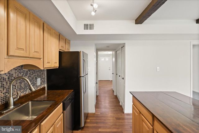 1041-B BRIXTON CT, Sterling, VA 20164