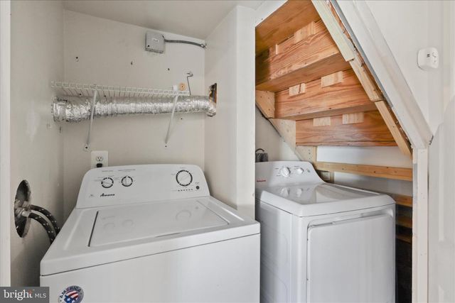 1041-B BRIXTON CT, Sterling, VA 20164