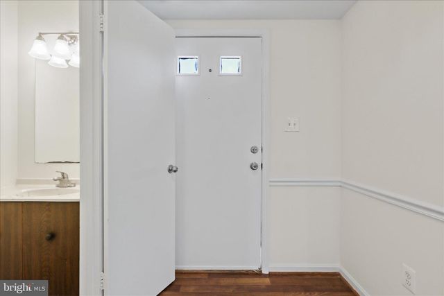 1041-B BRIXTON CT, Sterling, VA 20164