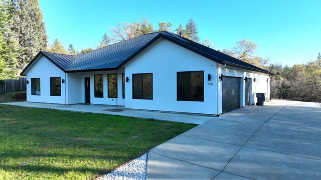 578 Greenwood Dr, Meadow Vista, CA 95722