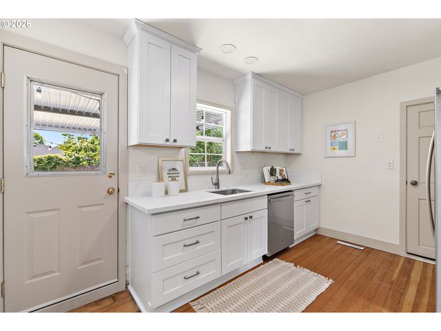 3327 Se 59TH Ave, Portland, OR 97206