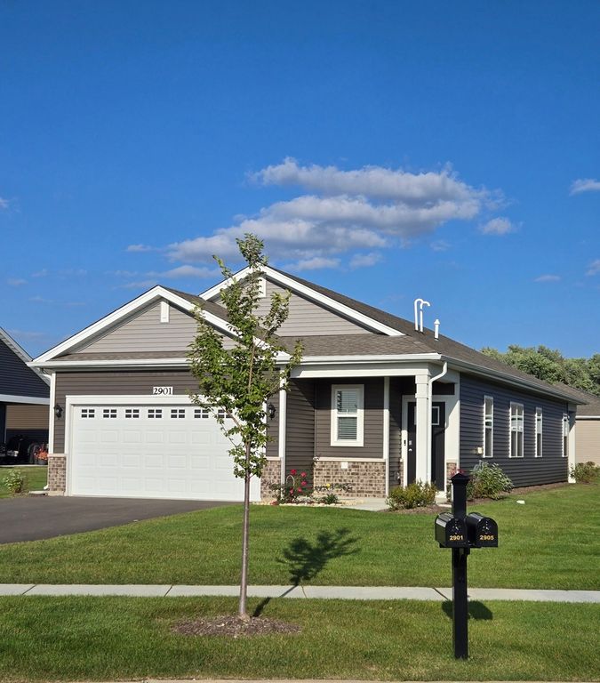 2901 Harnish Drive, Algonquin, IL 60102