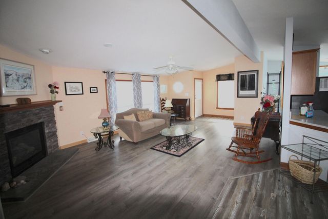 2 Loggers Lane, Sandown, NH 03873
