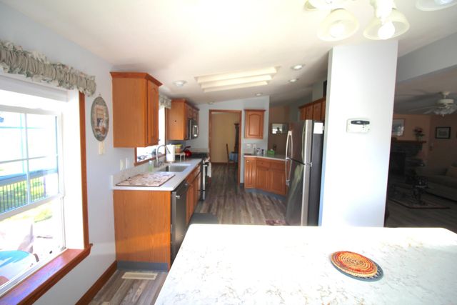 2 Loggers Lane, Sandown, NH 03873