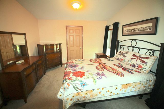 2 Loggers Lane, Sandown, NH 03873