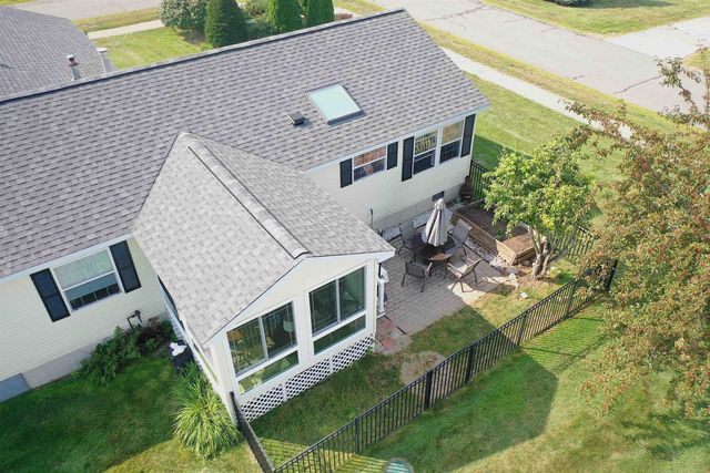 2 Loggers Lane, Sandown, NH 03873