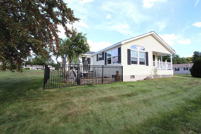 2 Loggers Lane, Sandown, NH 03873
