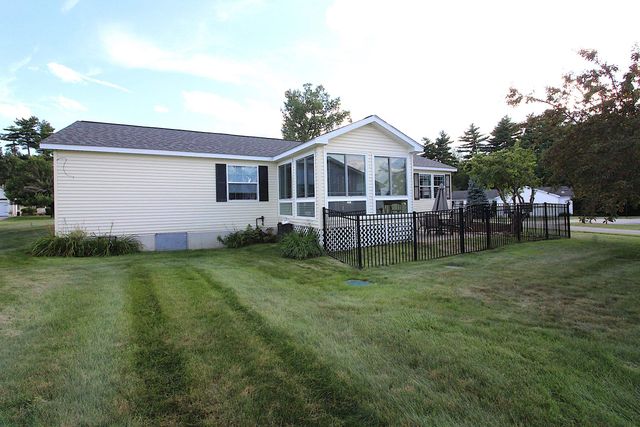 2 Loggers Lane, Sandown, NH 03873