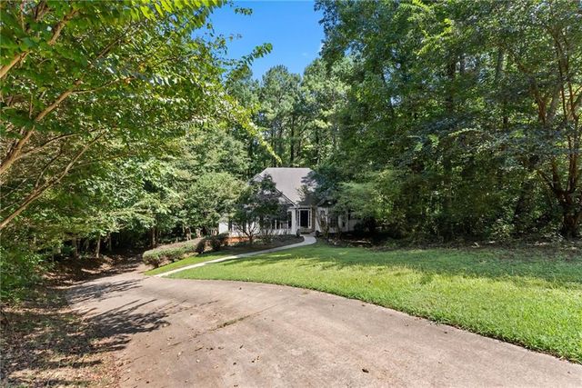 6270 Santa Fe Trail, Cumming, GA 30028