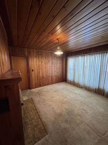 620 W Huron Avenue, Vassar, MI 48768