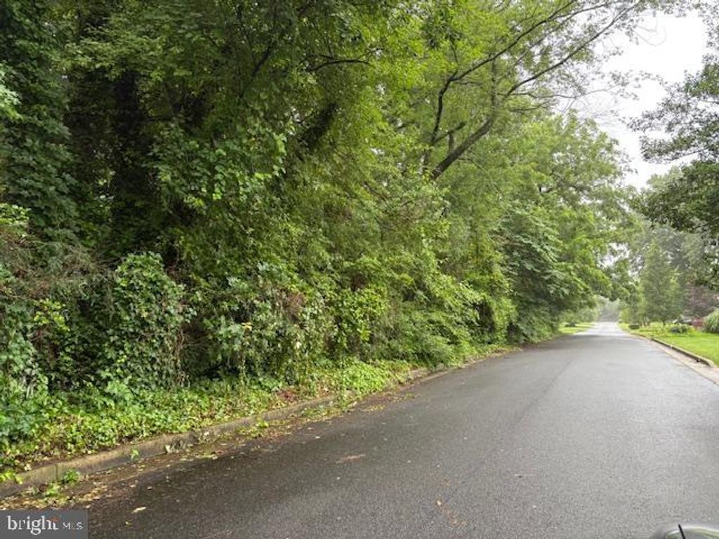 512 ESKRIDGE DRIVE, Wilmington, DE 19809