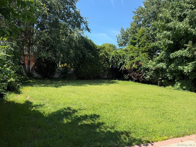 411 Cornwell Avenue, Malverne, NY 11565