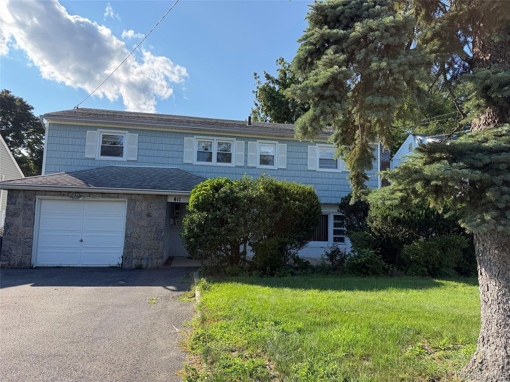 411 Cornwell Avenue, Malverne, NY 11565 — exterior