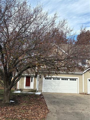 10826 W 115 Place, Overland Park, KS 66210