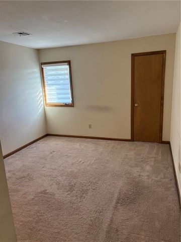 10826 W 115 Place, Overland Park, KS 66210