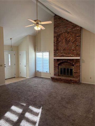 10826 W 115 Place, Overland Park, KS 66210