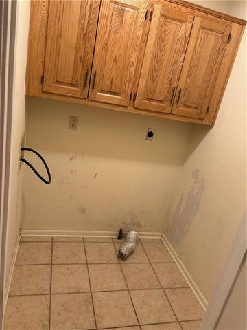 10826 W 115 Place, Overland Park, KS 66210