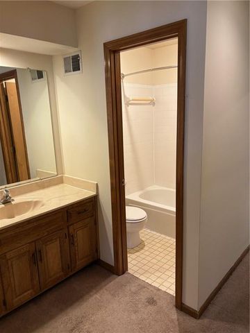 10826 W 115 Place, Overland Park, KS 66210