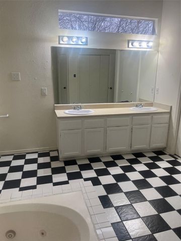 9409 Doliver DR, Austin, TX 78748