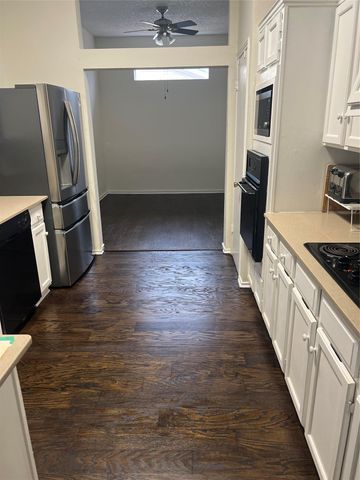 9409 Doliver DR, Austin, TX 78748