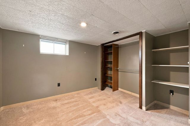 24 Overlook Ave, Beverly, MA 01915