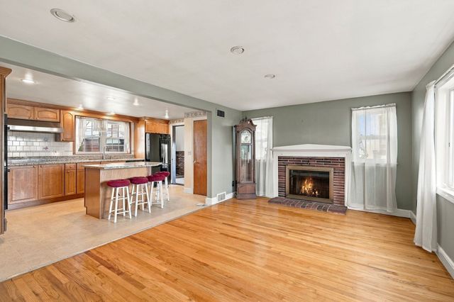 24 Overlook Ave, Beverly, MA 01915