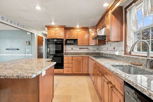24 Overlook Ave, Beverly, MA 01915