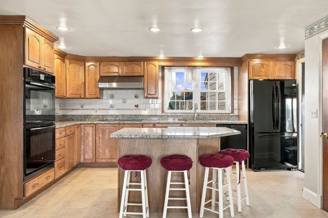 24 Overlook Ave, Beverly, MA 01915